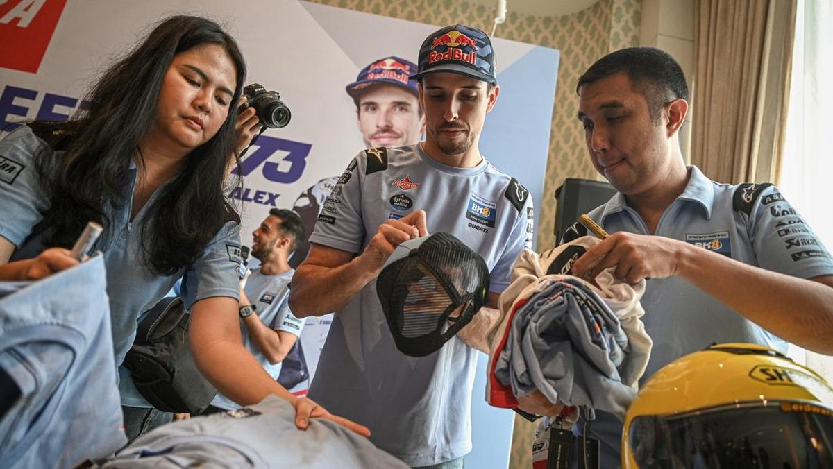 FOTO: Alex Marquez Sapa Penggemar MotoGP di Jakarta