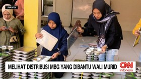 VIDEO: Melihat Distribusi MBG yang Dibantu Wali Murid