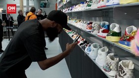 VIDEO: Pameran 'Virgil Abloh: The Codes' Dibuka di Paris