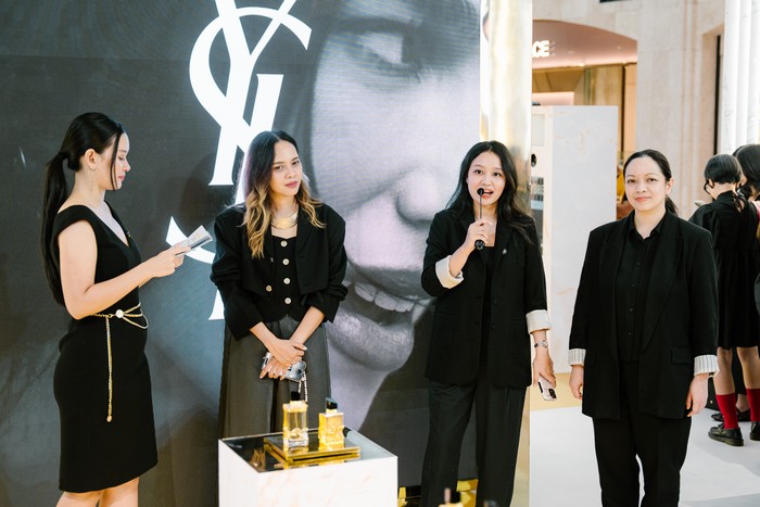 Amelia Ayu Kinanti, Bernadetta Rena Pradipta, dan dan Shirley Natalia Gan