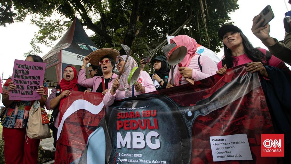 FOTO: Demo Emak-emak di Monas, Kritik Program MBG Berujung Keracunan