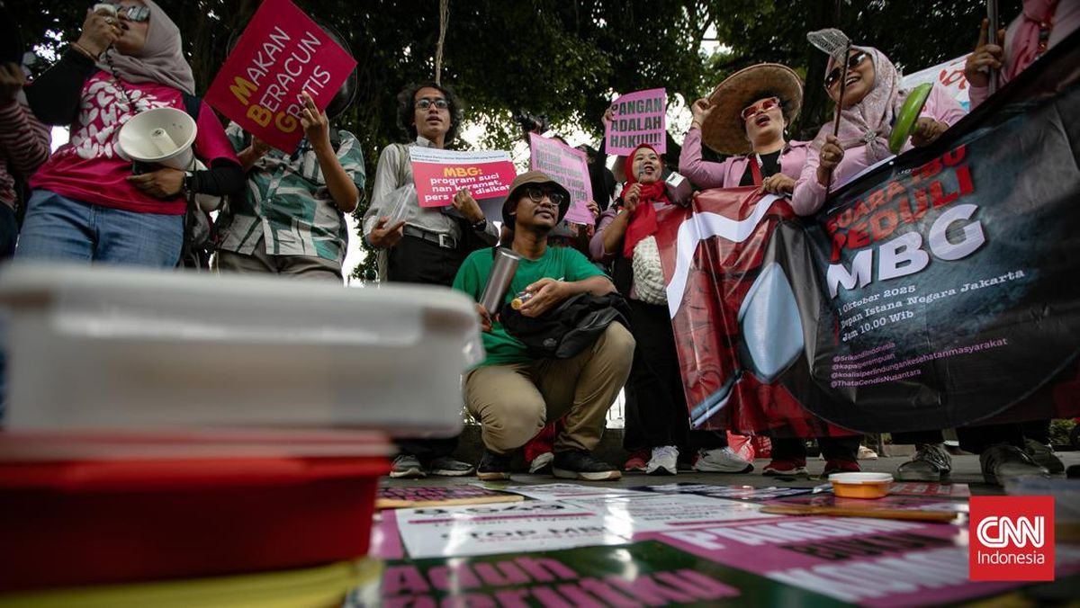 FOTO: Demo Emak-emak di Monas, Kritik Program MBG Berujung Keracunan