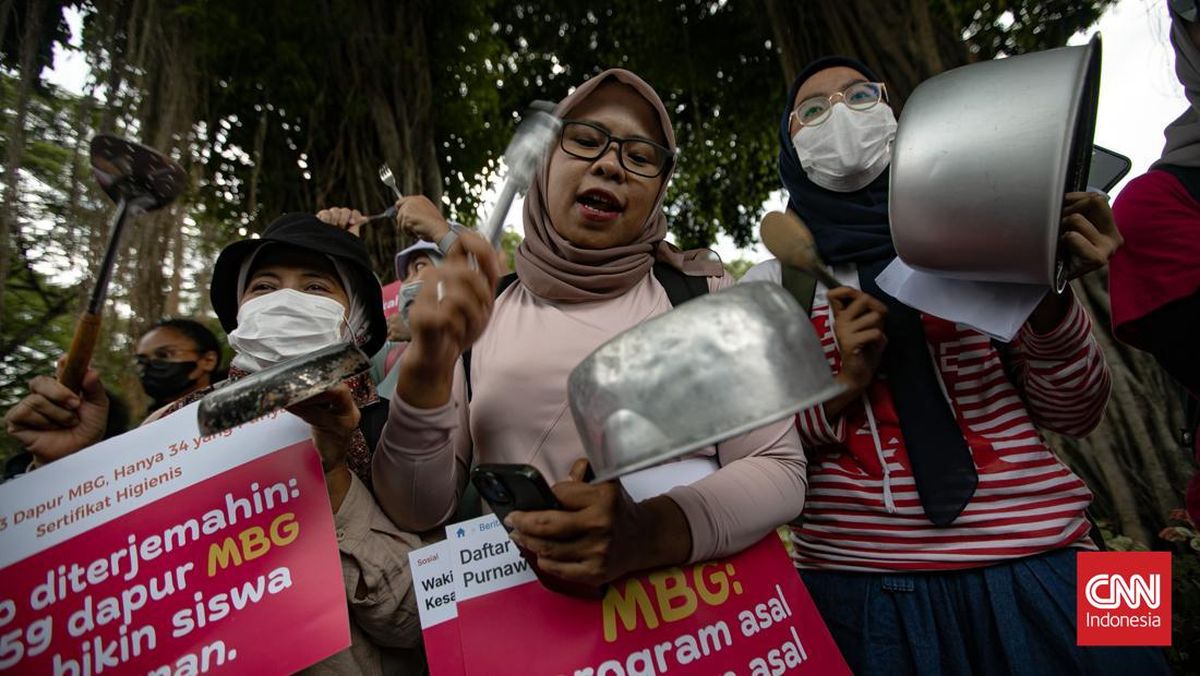 FOTO: Demo Emak-emak di Monas, Kritik Program MBG Berujung Keracunan