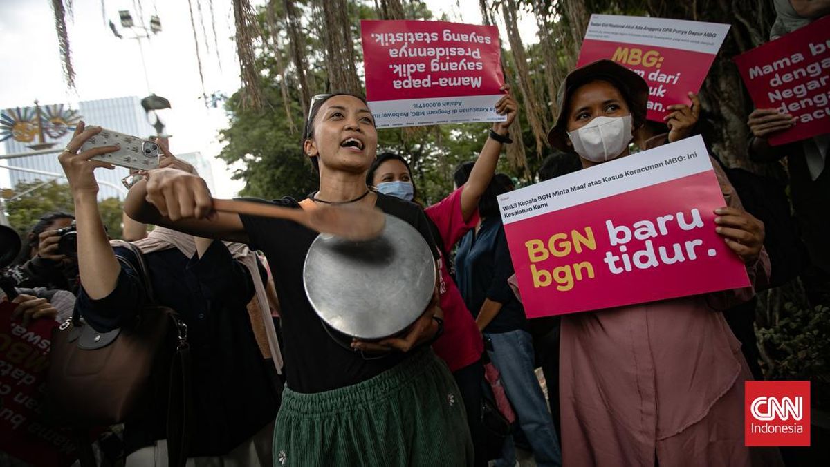 FOTO: Demo Emak-emak di Monas, Kritik Program MBG Berujung Keracunan