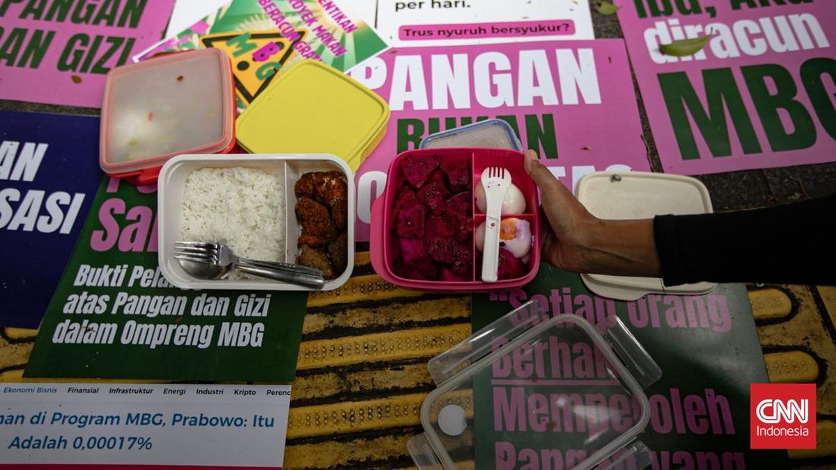 FOTO: Demo Emak-emak di Monas, Kritik Program MBG Berujung Keracunan