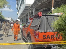 Tim SAR Deteksi Posisi 6 Orang di Reruntuhan Ponpes Sidoarjo, Makanan Dikirim