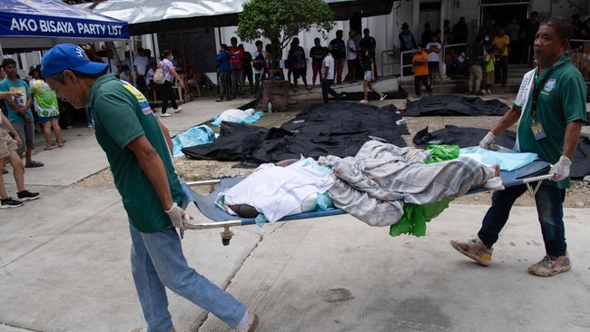 Korban meninggal dunia akibat gempa magnitudo 6,9 di Filipina tengah saat ini tembus 69 orang per Rabu (1/10) waktu setempat.