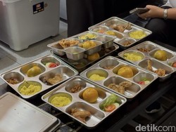 Nasi Berlendir, Ratusan Porsi MBG di Rembang Ditolak Pihak Sekolah