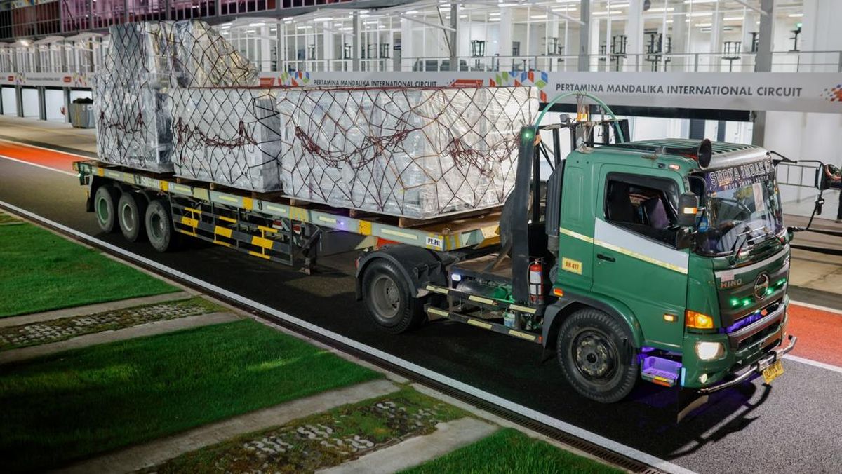 Logistik MotoGP Mandalika Mendarat di Lombok, Total Lebih dari 390 Ton