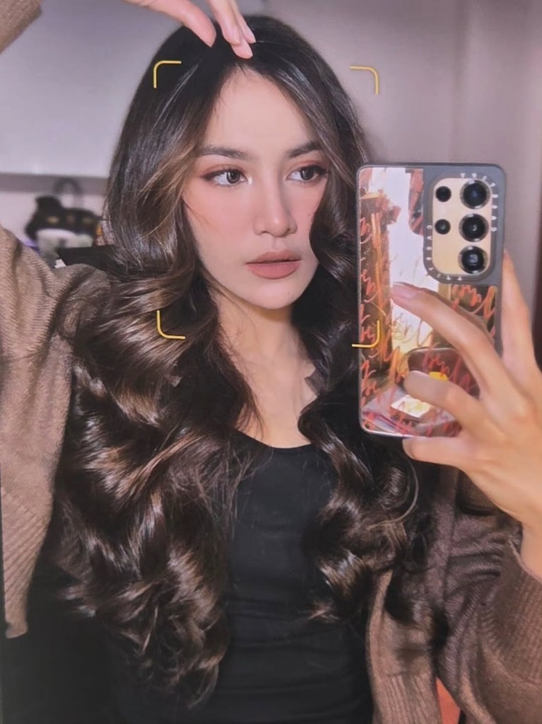 Pakai HP Android, Mahalini Jadi Sorotan Netizen
