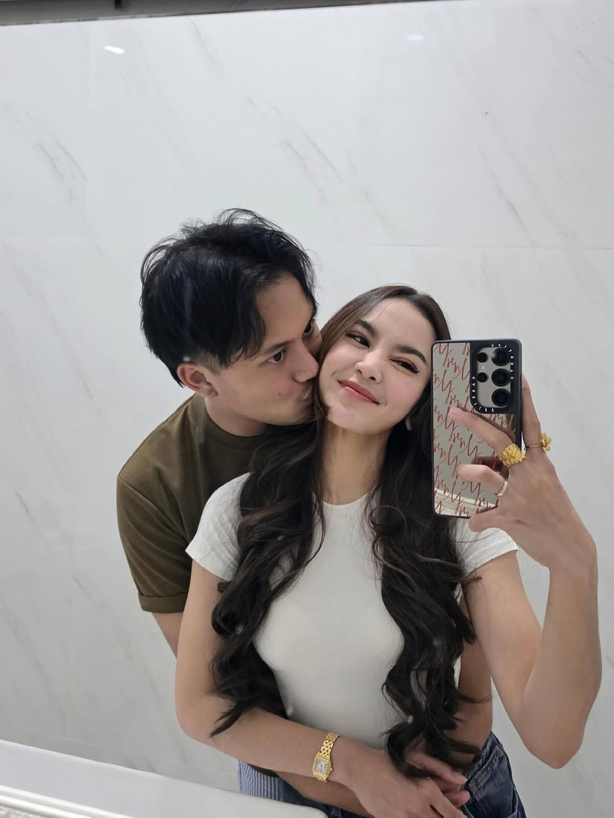 Pakai HP Android&comma; Mahalini Jadi Sorotan Netizen