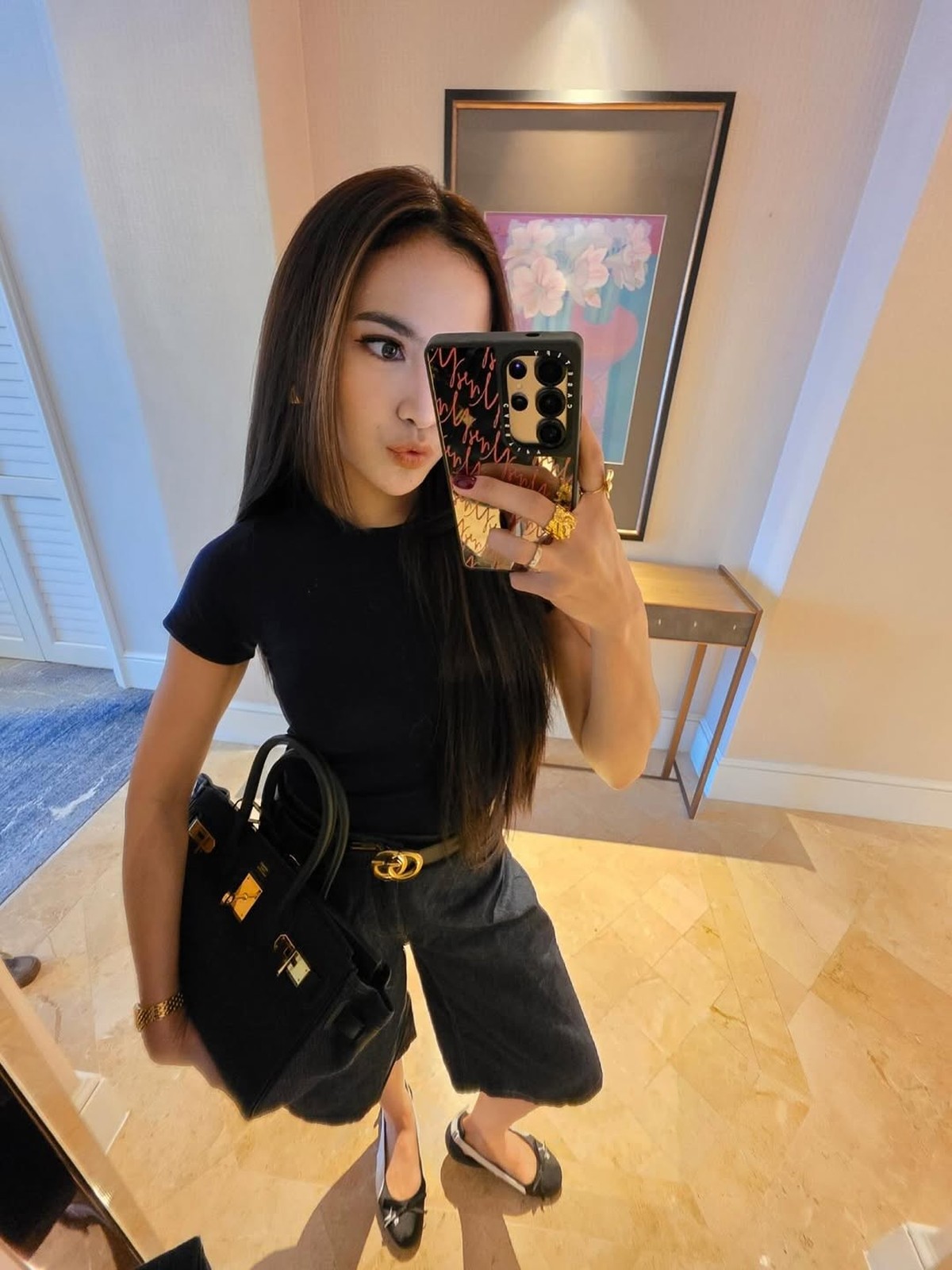 Pakai HP Android&comma; Mahalini Jadi Sorotan Netizen