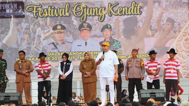 Bupati Situbondo, Yusuf Rio Wahyu menilai Ojung memiliki potensi besar untuk dikembangkan menjadi agenda tahunan yang dapat mengundang wisatawan.