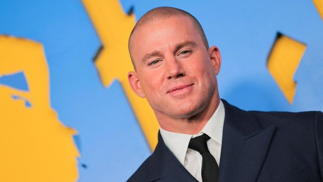 Channing Tatum mengunggah momen bertemu badut 'pak ogah' saat berada di Bali, Indonesia.