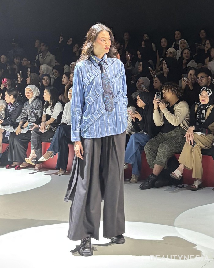 Dear Me Beauty yang dikenal sebagai brand kecantikan untuk anak muda, dipadukan dengan gaya Wilsen hingga menghadirkan 31 koleksi. (Foto: Rini Apriliani/Beautynesia)