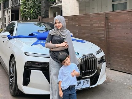 Ria Ricis Beri Kado Mobil Mewah untuk Moana, Intip 5 Potretnya
