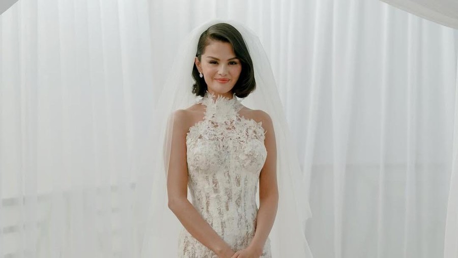 Selena Gomez resmi menikah dengan Benny Blanco&period;