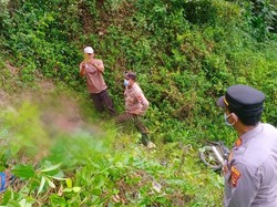 Mayat Pria Membusuk Ditemukan di Jurang Tanggamus, Polisi Selidiki