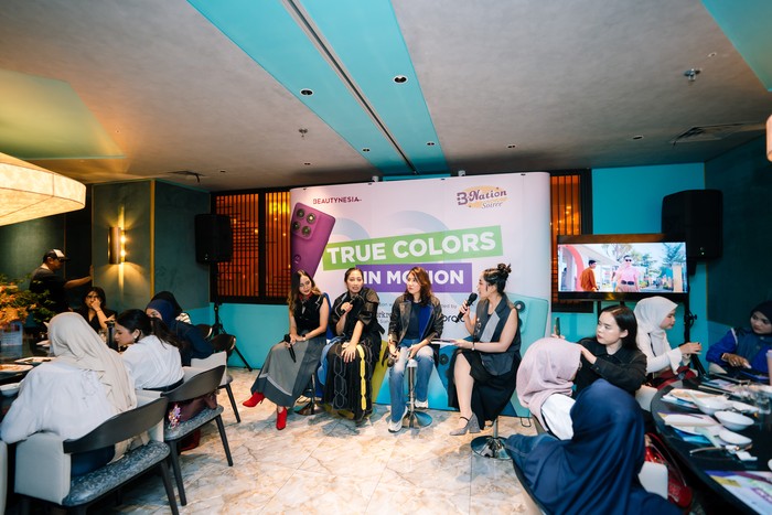 Talkshow bersama Amelia Ayu Kinanti, Caroline Siahaan, dan Miranda Warokka