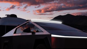 Tesla Digugat Usai 3 Remaja Tewas di Cybertruck Tak Bisa Buka Pintu