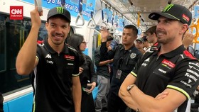VIDEO: Momen 2 Bintang Pertamina Enduro VR46 Jajal Bajaj-MRT Jakarta