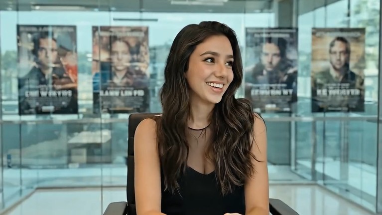 Tilly Norwood, aktris AI (Artificial Intelligence) yang diperkenalkan sebagai bintang Hollywood.