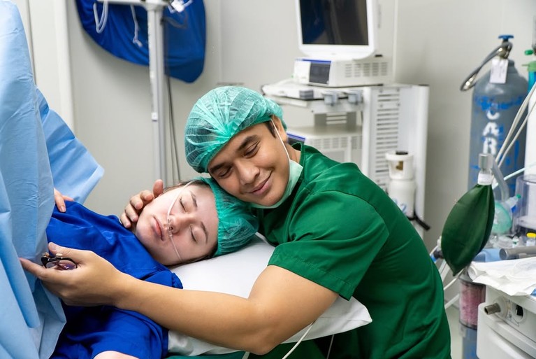 Vika Kolesnaya Istri Billy Syahputra Melahirkan