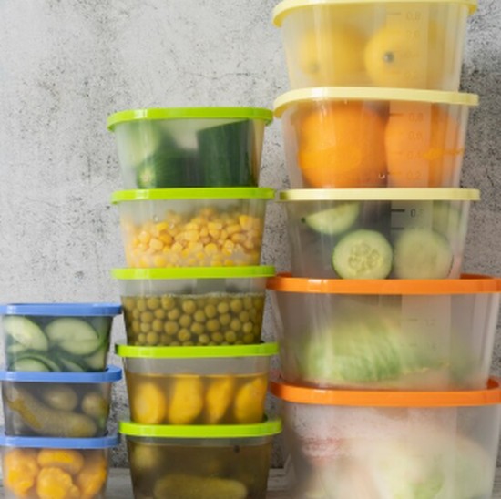 Bisa Bahaya! 5 Jenis Makanan Ini Tidak Boleh Disimpan dalam Wadah Plastik