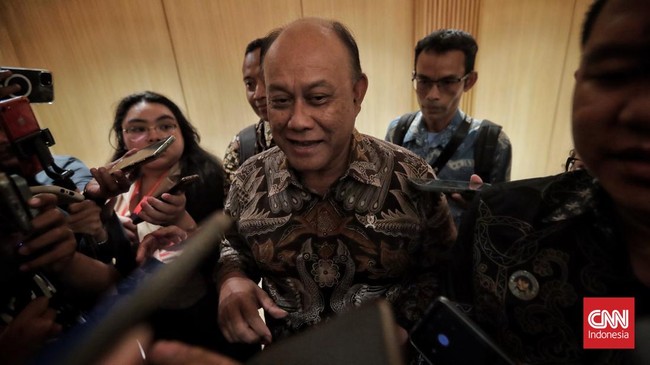 Video Kepala Badan Gizi Nasional Dadan Hindayana tengah bermain golf beredar di media sosial. Kata Dadan, acara tersebut dalam rangka penggalang dana.