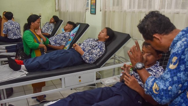Istana Akui Marak Keracunan MBG Gegara SPPG Bandel soal Prosedur Mayoritas kasus keracunan pada program Makan Bergizi Gratis (MBG) lantaran Satuan Pelayanan Pemenuhan Gizi tak menjalankan prosedur nan berlaku.