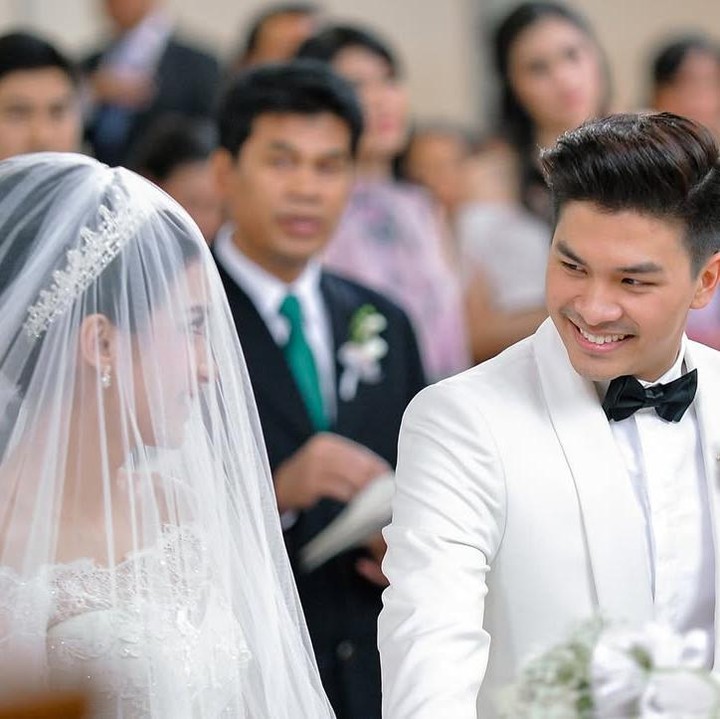 <p>Kebahagiaan tengah menyelimuti pasangan Glenn Alienskie dan Chelsea Olivia yang baru saja merayakan ulang tahun pernikahan. Keduanya telah mengarungi bahtera rumah tangga selama 10 tahun lho Bunda. (Foto: Instagram@glennalinskie)</p>