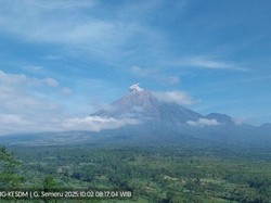 Gunung Semeru Erupsi 2 Kali Pagi Ini, Ketinggian Kolom Abu Capai 600 Meter