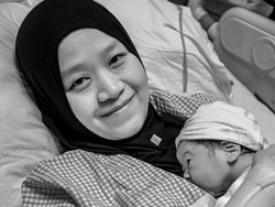 Video: Selamat! Bintang Emon dan Istri Resmi Jadi Orang Tua