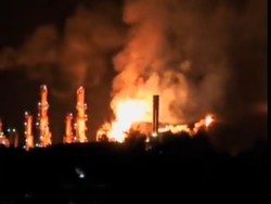 Video: Kilang Minyak Dumai Kebakaran, Pertamina Fokus Pemadaman dan Isolasi