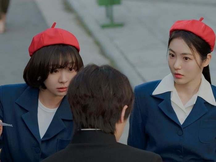 Sukses raih rating tinggi, A Hundred Memories merupakan drama Korea romantis dan coming of age yang berlatarkan tahun 1980-an.