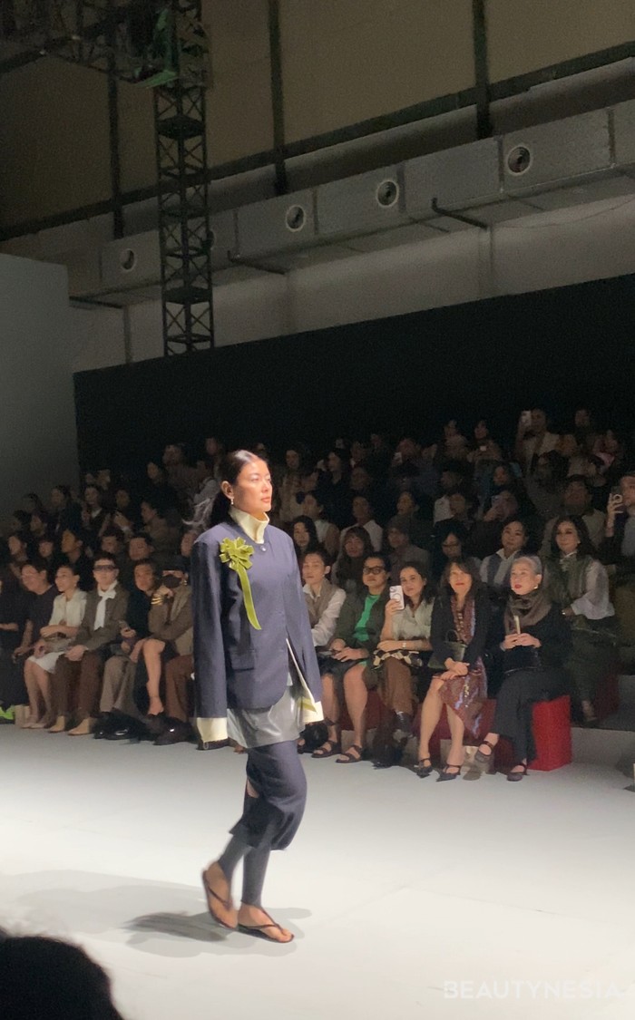 Model dan aktris Sigi Wimala menjadi muse dari koleksi 