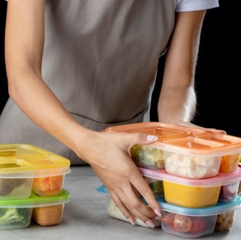 5 Benda yang Sebaiknya Tidak Disimpan di Wadah Plastik