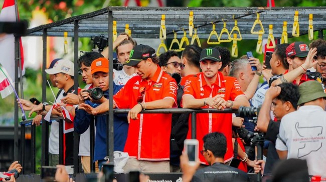 Sirkuit Mandalika Seperti Tempat Liburan Pembalap Franco Morbidelli memuji Sirkuit Pertamina Mandalika menjelang MotoGP 2025. Ia sebut sirkuit ini indah dan spesial berkat dukungan penonton Indonesia.