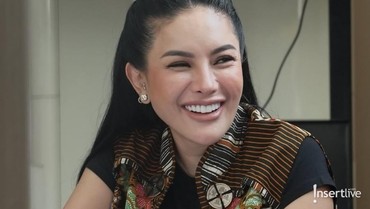 img-title Ibunda Syok hingga Pingsan Saat Vonis Vadel Badjideh, Nikita Mirzani: Drama!