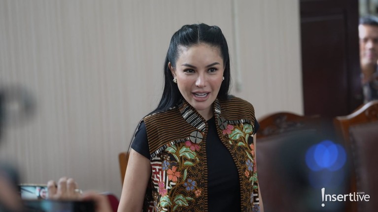 Nikita Mirzani jalani sidang kasus pemerasan dan tindak pidana pencucian uang (TPPU) di Pengadilan Negeri Jakarta Selatan, Kamis (2/10).