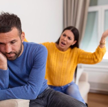 5 Cara Mengendalikan Emosi saat Bertengkar dengan Pasangan