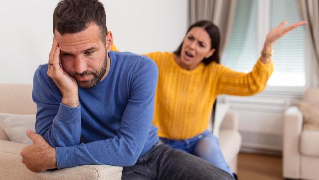 Cara Mengendalikan Emosi saat Bertengkar dengan Pasangan