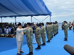 Prabowo Beri Kenaikan Pangkat Istimewa ke 11 Purnawirawan TNI