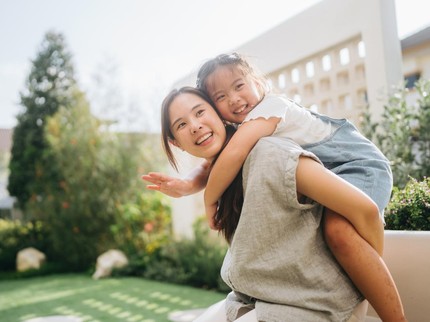3 Cara Mendidik Anak agar Bahagia Menurut Psikolog