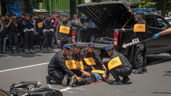 FOTO: Rekonstruksi Kasus Kematian Iko Mahasiswa Unnes di Semarang