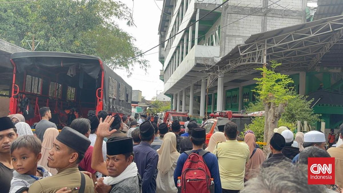 Ormas Diduga Halangi Wartawan Liput Musala Ambruk Ponpes Sidoarjo