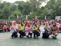 Si Atang Ajak Bocah SD di Tangerang Jadi Pelopor Keselamatan Lalu Lintas