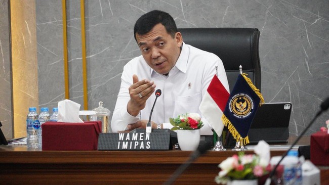Wamen Imipas, Silmy Karim, umumkan tiga calon Direktur Jenderal Imigrasi, sebut proses seleksi berlangsung transparan dan kompetitif.