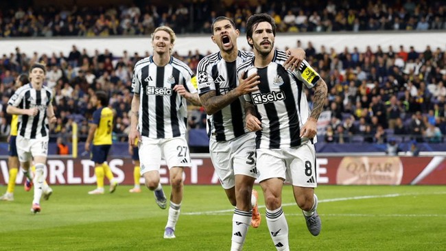 Newcastle United menang telak 4-0 atas Royale Union SG dalam laga kedua Liga Champions di Stadion Lotto Park, Rabu (1/10).