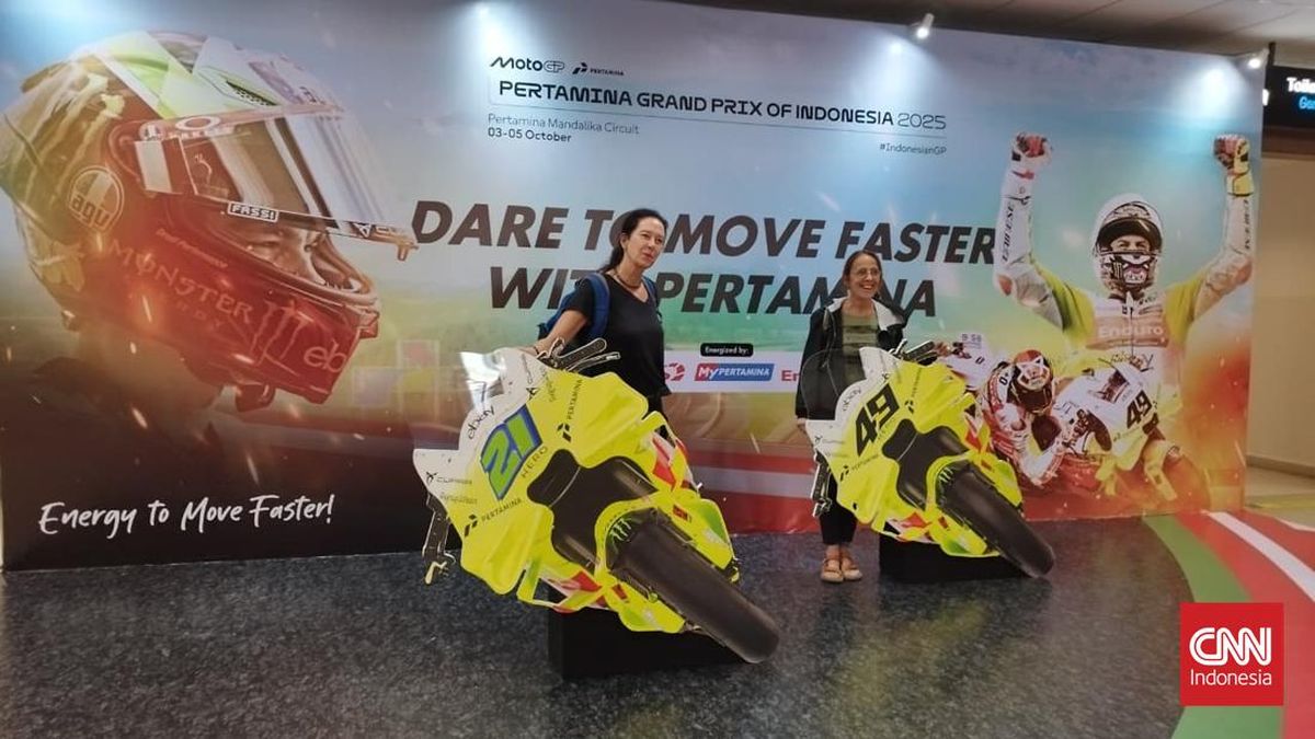 Melongok Spot Foto Unik di Bandara Lombok Jepang MotoGP Mandalika